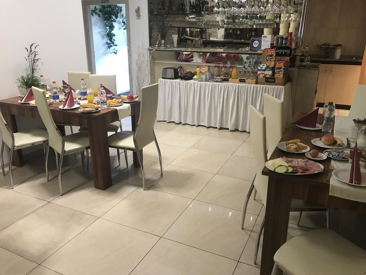 Hotel Bohemia Jičín Extérieur photo
